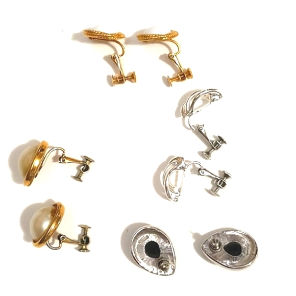 NAPIER VINTAGE LEVERBACK/SCREWBACK AND POST (4 PAIRS) EARRING LOT - Picture 2 of 10